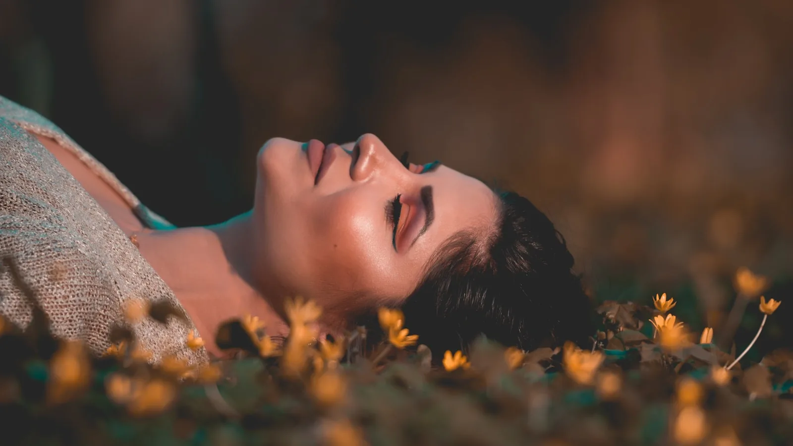 Persoon die slaapt met een vraagteken boven het hoofd